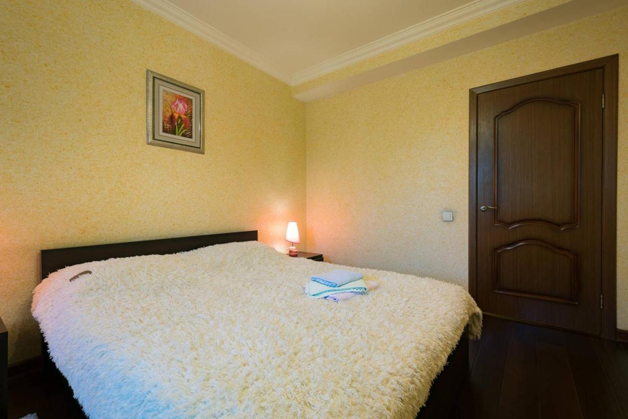 Nadezhda Apartments In Touristic Area, On The Dostyk Avenue 89 Almati Kültér fotó