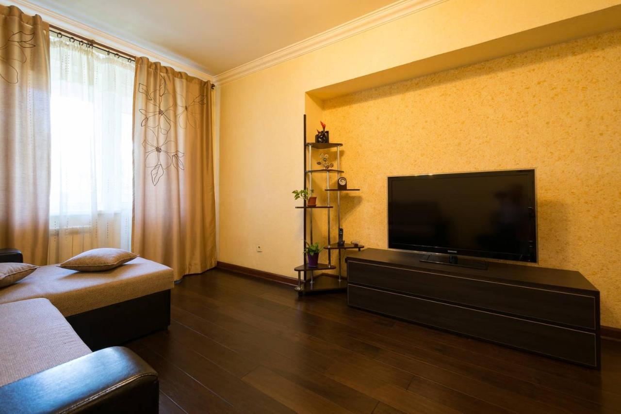 Nadezhda Apartments In Touristic Area, On The Dostyk Avenue 89 Almati Kültér fotó